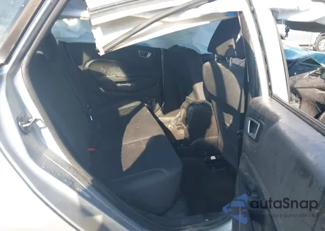 2015 Ford Fiesta Se z USA, uszkodzony, nr VIN 3FADP4BJ8FM191074